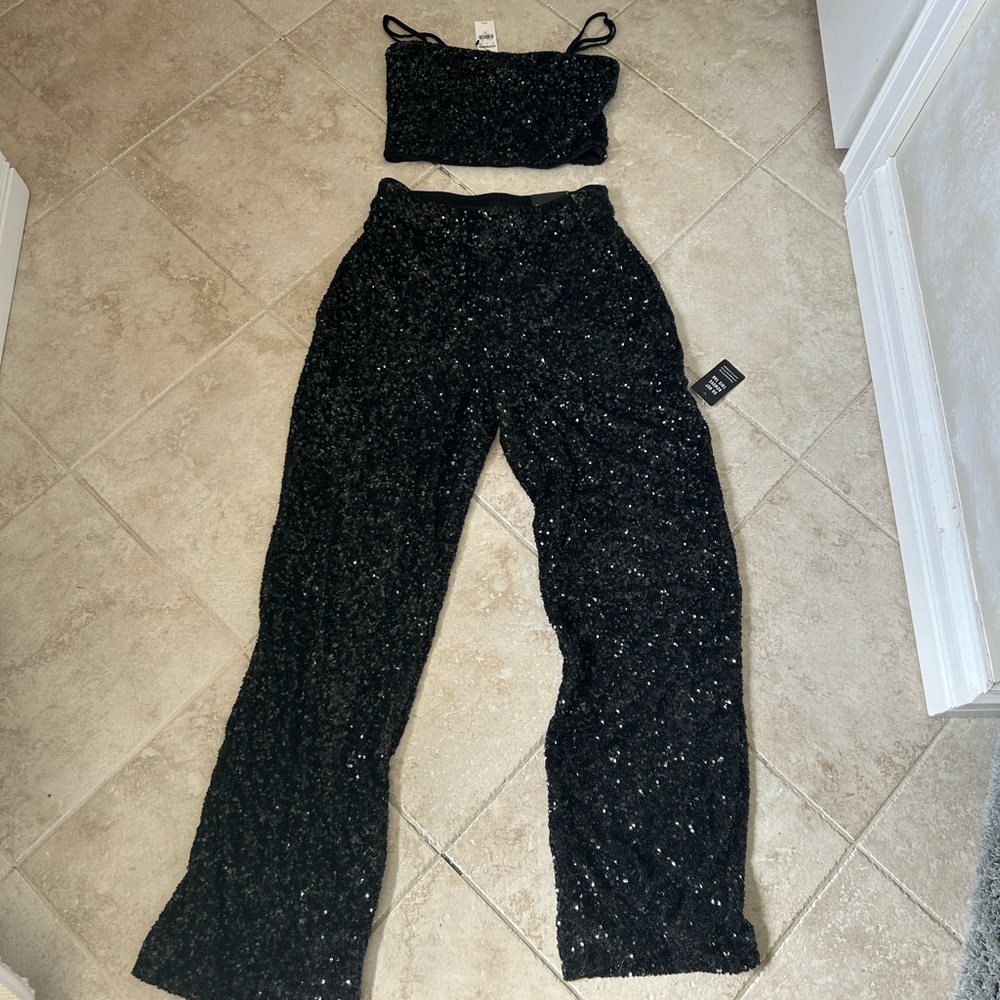 Express super classy and elegant black sequins pants set. Satin-lined, NWTs